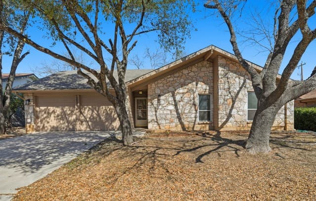 3-bedroom rental at 3035 Heidi in San Antonio, TX — photo 1