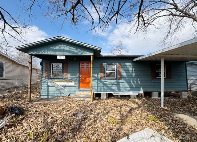 3-bedroom rental at 1513 Gibbs in San Antonio, TX — photo 3