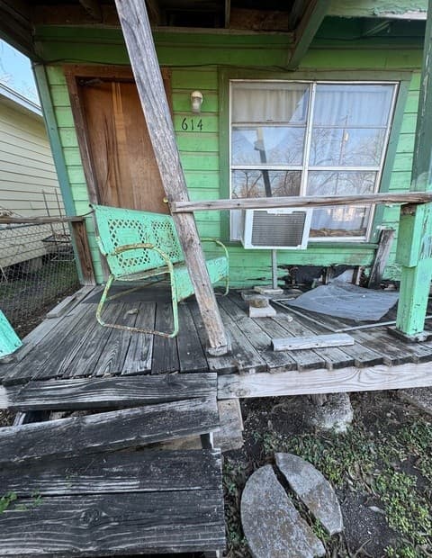 3-bedroom rental at 614 Sunglo in San Antonio, TX — photo 3