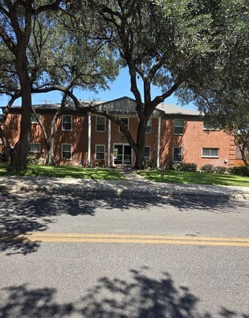 2-bedroom rental at 231 Silver Sands Unit 5 in San Antonio, TX — photo 1