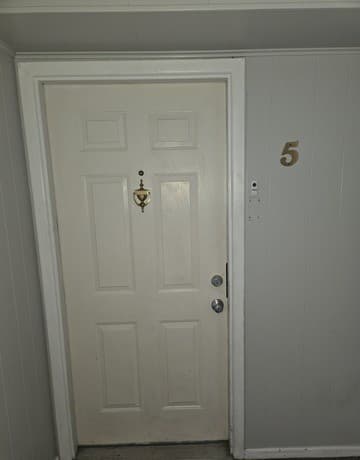 2-bedroom rental at 231 Silver Sands Unit 5 in San Antonio, TX — photo 2