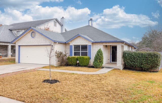 3-bedroom rental at 7812 Forest Dream in Live Oak, TX — photo 2