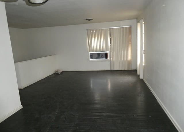 3-bedroom rental at 3318 Bob Billa in San Antonio, TX — photo 2