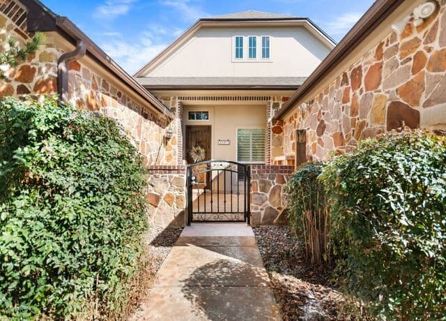 4-bedroom rental at 2427 Dunmore Hill in San Antonio, TX — photo 3