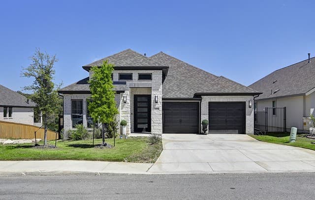 4-bedroom rental at 24118 Sidehill Lie in San Antonio, TX — photo 1