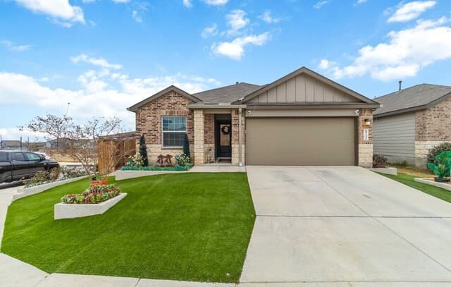 4-bedroom rental at 6731 Beehive in San Antonio, TX — photo 1