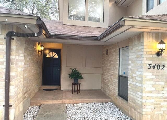 3-bedroom rental at 3402 Tree Hill in San Antonio, TX — photo 2