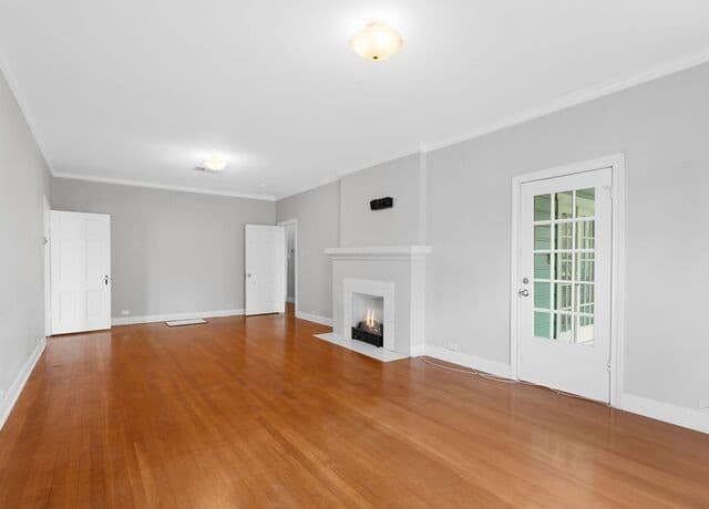 4-bedroom rental at 2141 W Magnolia Avenue in San Antonio, TX — photo 4