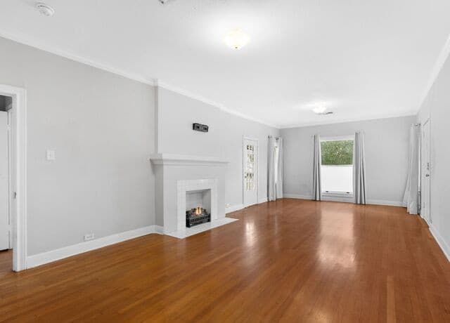 4-bedroom rental at 2141 W Magnolia Avenue in San Antonio, TX — photo 5