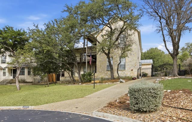 4-bedroom rental at 6807 Arrow Way in San Antonio, TX — photo 3