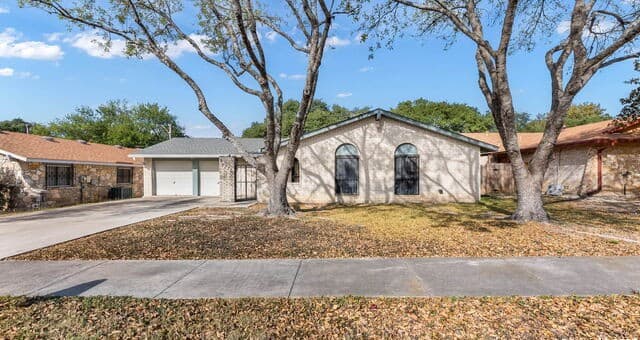 3-bedroom rental at 7934 Sunflower in San Antonio, TX — photo 1