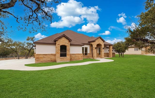 4-bedroom rental at 412 Havasu in Spring Branch, TX — photo 2