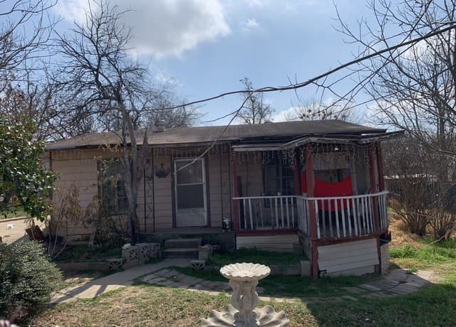 2-bedroom rental at 4254 Twin Vly in Von Ormy, TX — photo 1