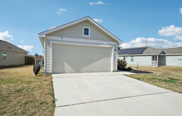 4-bedroom rental at 463 Filibuster in San Antonio, TX — photo 3