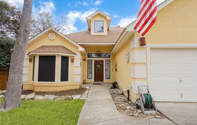 4-bedroom rental at 419 Sunrise in San Antonio, TX — photo 2