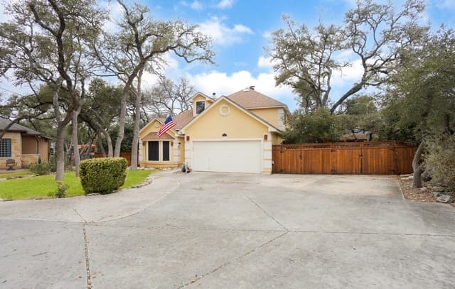 4-bedroom rental at 419 Sunrise in San Antonio, TX — photo 3