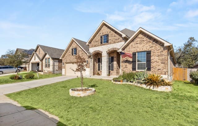 4-bedroom rental at 5119 Espacio in San Antonio, TX — photo 2