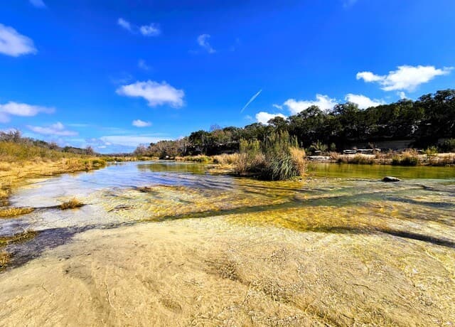 rental at 605 Lakeshore Ln in Bandera, TX — photo 3