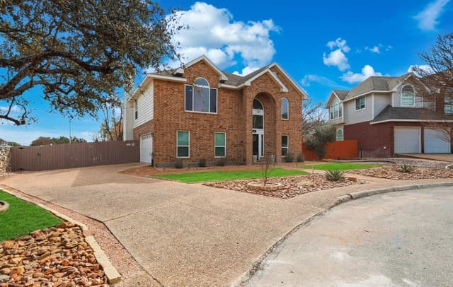 4-bedroom rental at 602 Lightstone in San Antonio, TX — photo 3