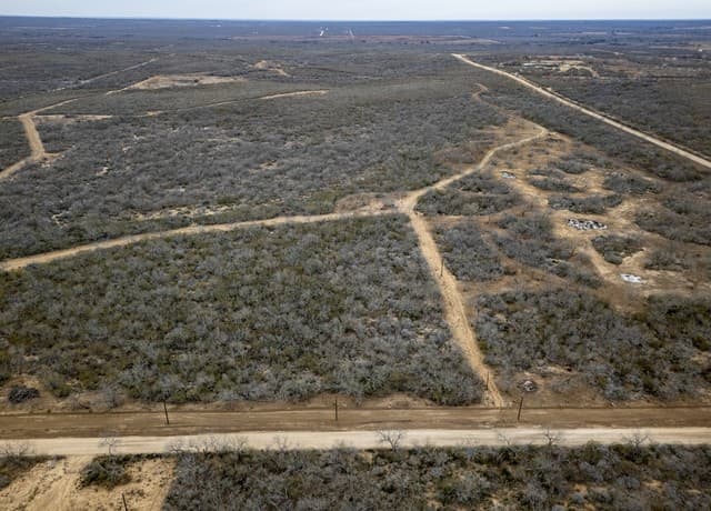 rental at 2410 San Miguel Tract #2 in Moore, TX — photo 2