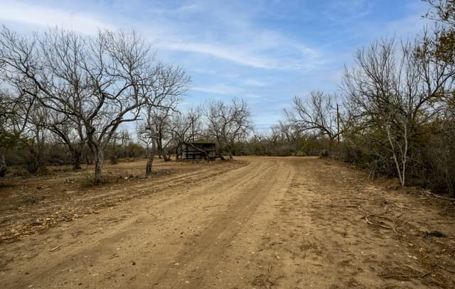 rental at 2410 San Miguel Tract #2 in Moore, TX — photo 4