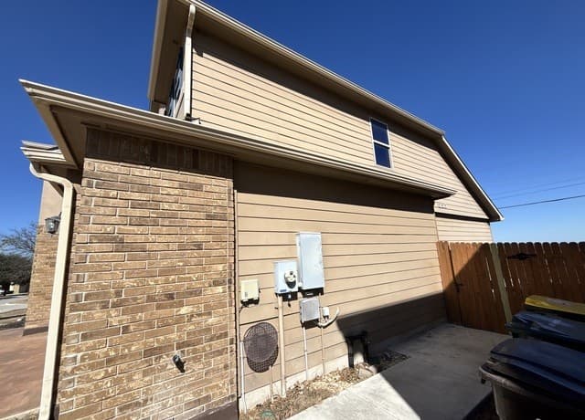 4-bedroom rental at 5494 Cypress in Cibolo, TX — photo 2