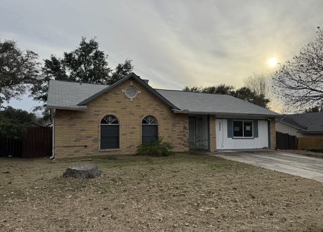 3-bedroom rental at 5303 Flying Hooves in San Antonio, TX — photo 1