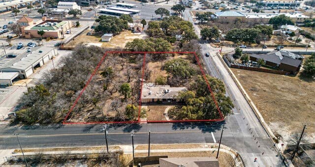 3-bedroom rental at 5400 Thistle Dr in Leon Valley, TX — photo 3