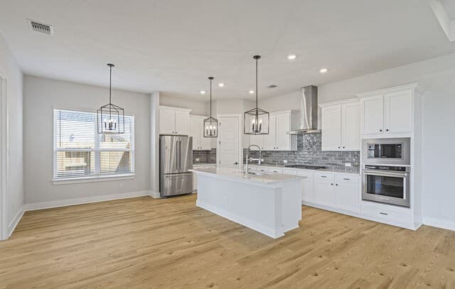 4-bedroom rental at 289 Lawrence Drive in Castroville, TX — photo 5