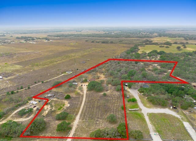 4-bedroom rental at 1655 Eichman Rd in Poteet, TX — photo 1