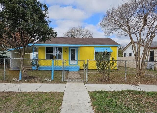 Home for sale at 417 E Huff Ave in San Antonio, TX — photo 1