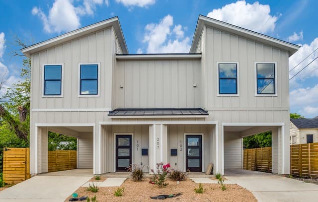 3-bedroom rental at 207 Gravel A St Unit 101 in San Antonio, TX — photo 2