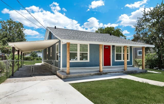 4-bedroom rental at 1938 W Ashby Pl in San Antonio, TX — photo 1