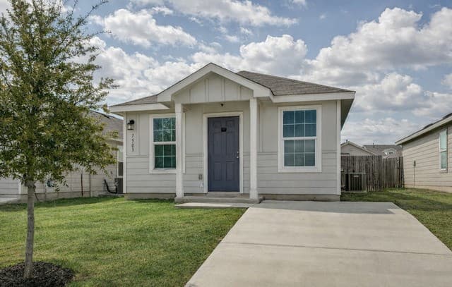 2-bedroom rental at 7503 Silos in San Antonio, TX — photo 1