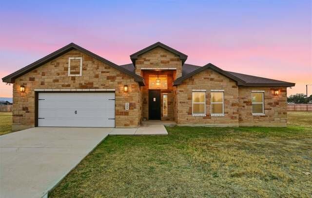 3-bedroom rental at 100 W Short Meadow in Lytle, TX — photo 1