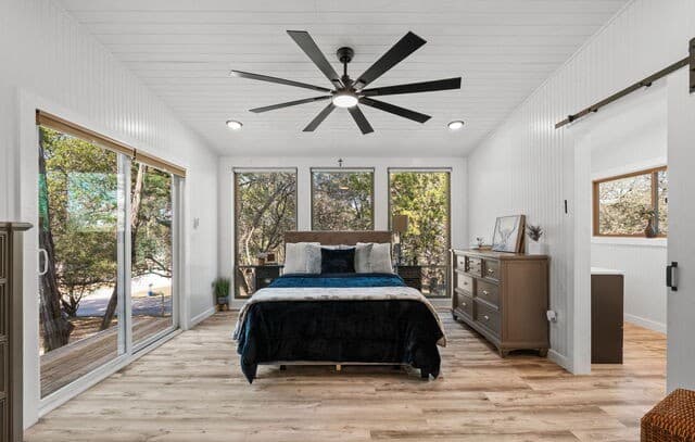 2-bedroom rental at 9055 Rebecca Creek Rd in Spring Branch, TX — photo 4