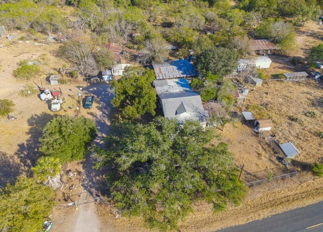 rental at 21190 Ernst in Somerset, TX — photo 1