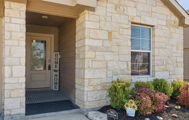 4-bedroom rental at 21258 Watercourse in San Antonio, TX — photo 3