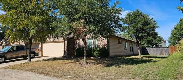 4-bedroom rental at 8307 White Mulberry in San Antonio, TX — photo 2