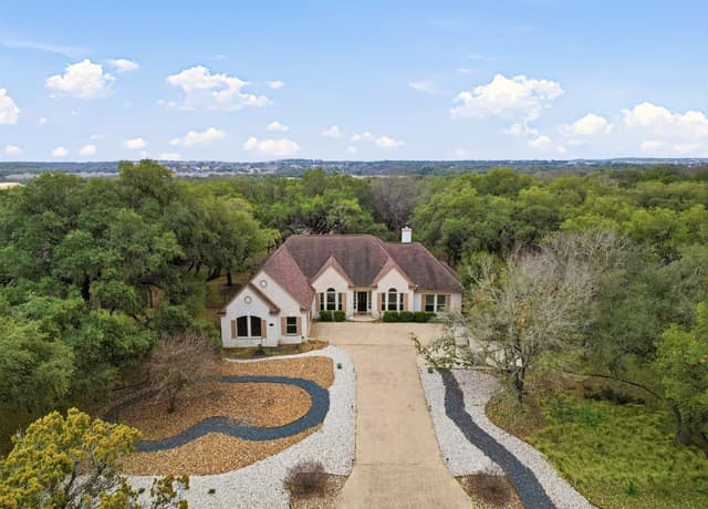 3-bedroom rental at 105 Kendall Ridge in Boerne, TX — photo 1