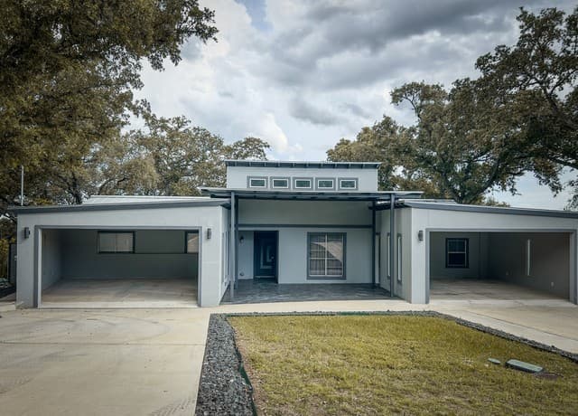 4-bedroom rental at 7418 Wild Eagle Rd in San Antonio, TX — photo 2