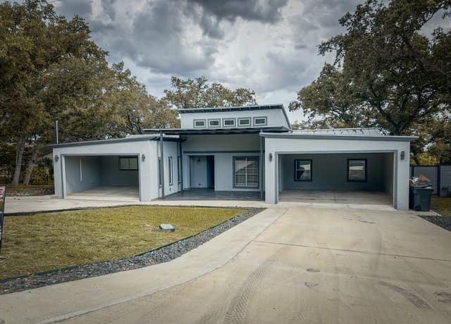 4-bedroom rental at 7418 Wild Eagle Rd in San Antonio, TX — photo 3