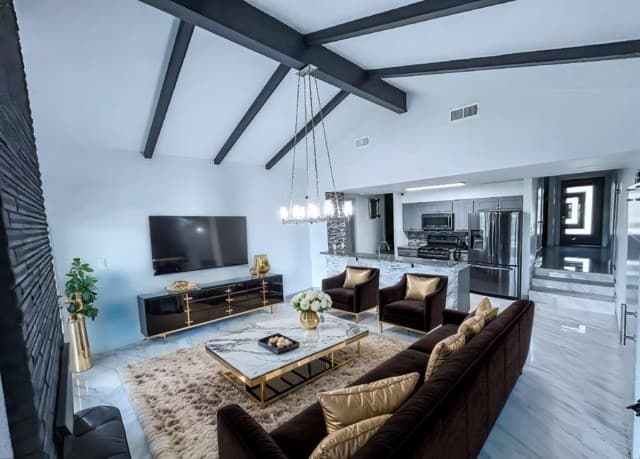 4-bedroom rental at 7418 Wild Eagle Rd in San Antonio, TX — photo 5
