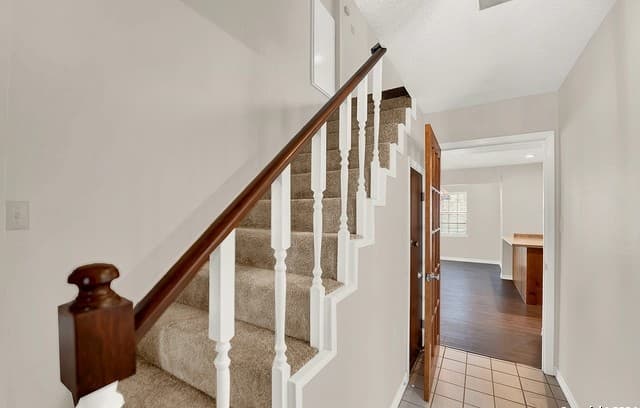 4-bedroom rental at 603 N Rachel St in Falls City, TX — photo 5