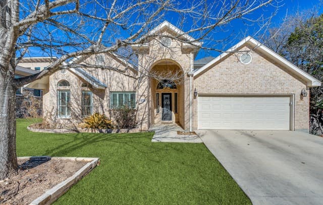 4-bedroom rental at 16502 Loma Landing in Helotes, TX — photo 1