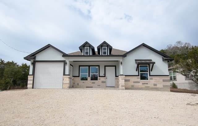 3-bedroom rental at 2962 Contour in Spring Branch, TX — photo 1