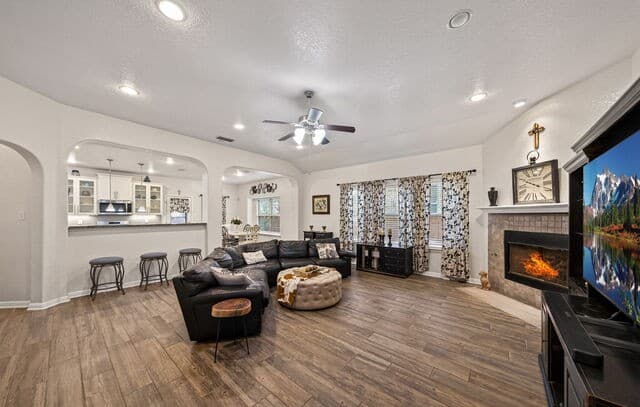 3-bedroom rental at 7707 Kings Spg in San Antonio, TX — photo 3