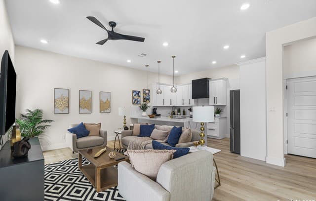 3-bedroom rental at 1021 S Hackberry Unit 201 in San Antonio, TX — photo 3