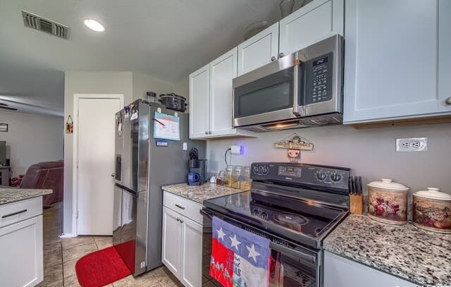 3-bedroom rental at 233 Flint in Cibolo, TX — photo 3