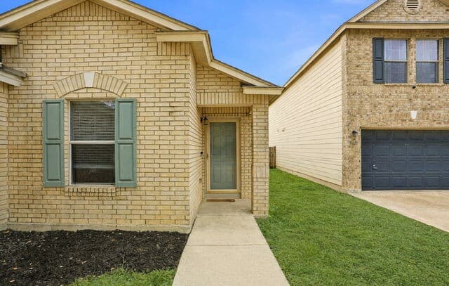 3-bedroom rental at 5018 Green Post in San Antonio, TX — photo 4